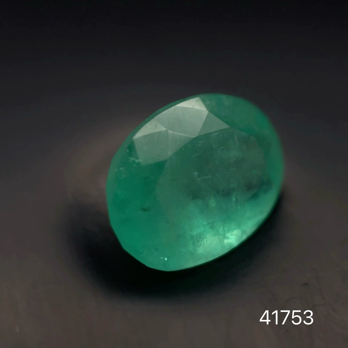 ESMERALDA CDTEC OVAL 1.40 CTS 8.58 X 6.37 MM