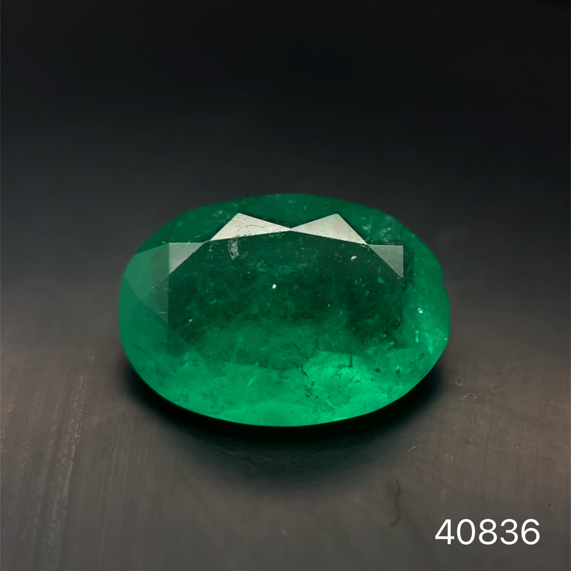 ESMERALDA CDTEC CORTE OVAL  11.57 X 8.38 X 3.93 MM  2.54 CT