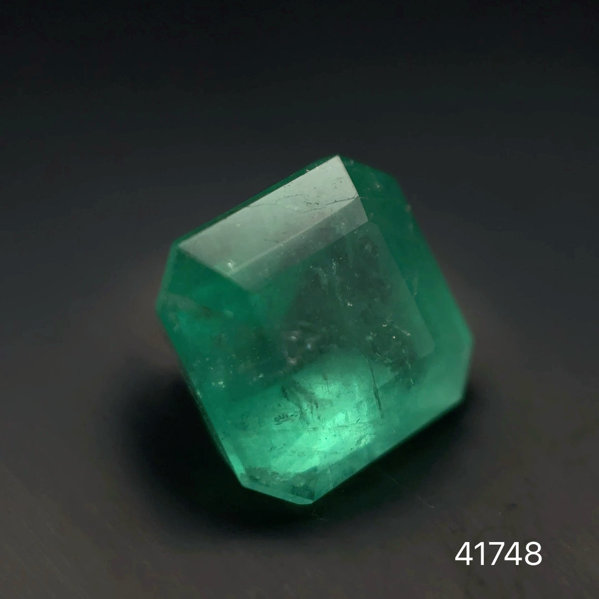 ESMERALDA CDTEC ESMERALDA 2.01 CTS 7.48 X 7.00 MM