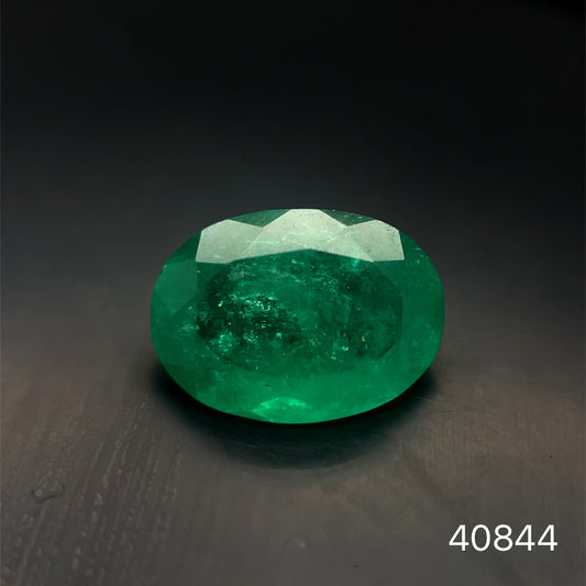 ESMERALDA CDTEC CORTE OVAL 10..83 X 7.87 X 4.61 MM 2.39 CT