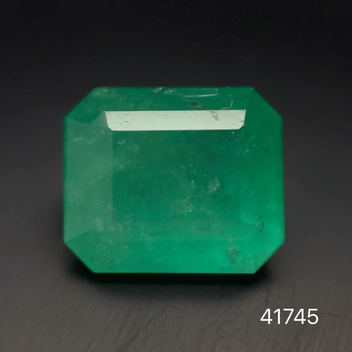 ESMERALDA CDTEC ESMERALDA 4.75 CTS 10.70 X 9.41 MM