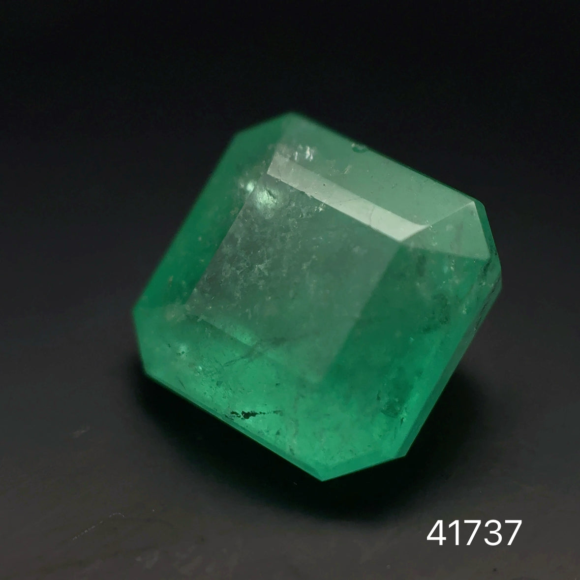 ESMERALDA CDTEC ESMERALDA/ 4.25 CT/ 9.62 X 9.08 X 5.91 MM