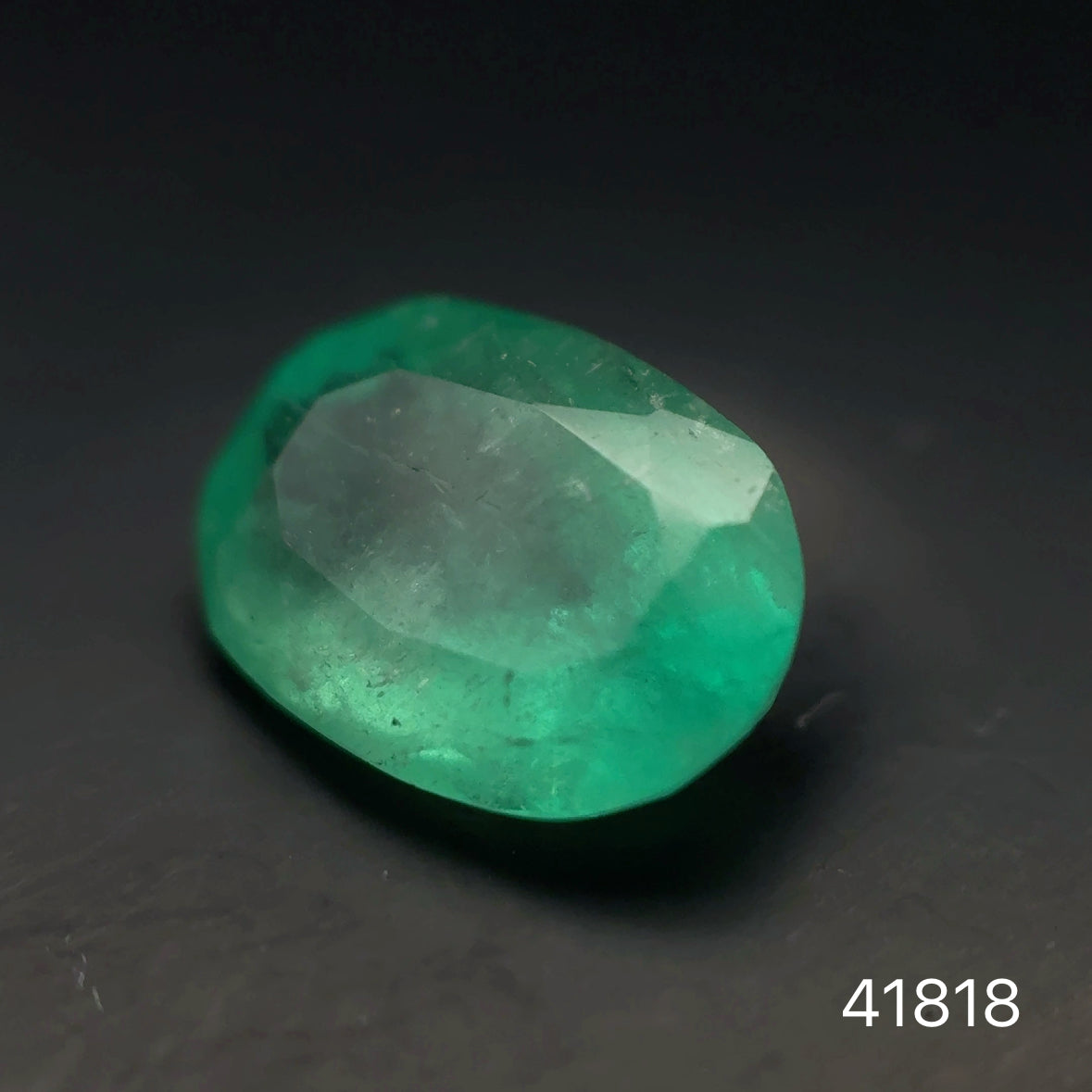 ESMERALDA CDTEC OVAL/ 1.97 CT/ 9.46 X 6.77 X 4.93 MM