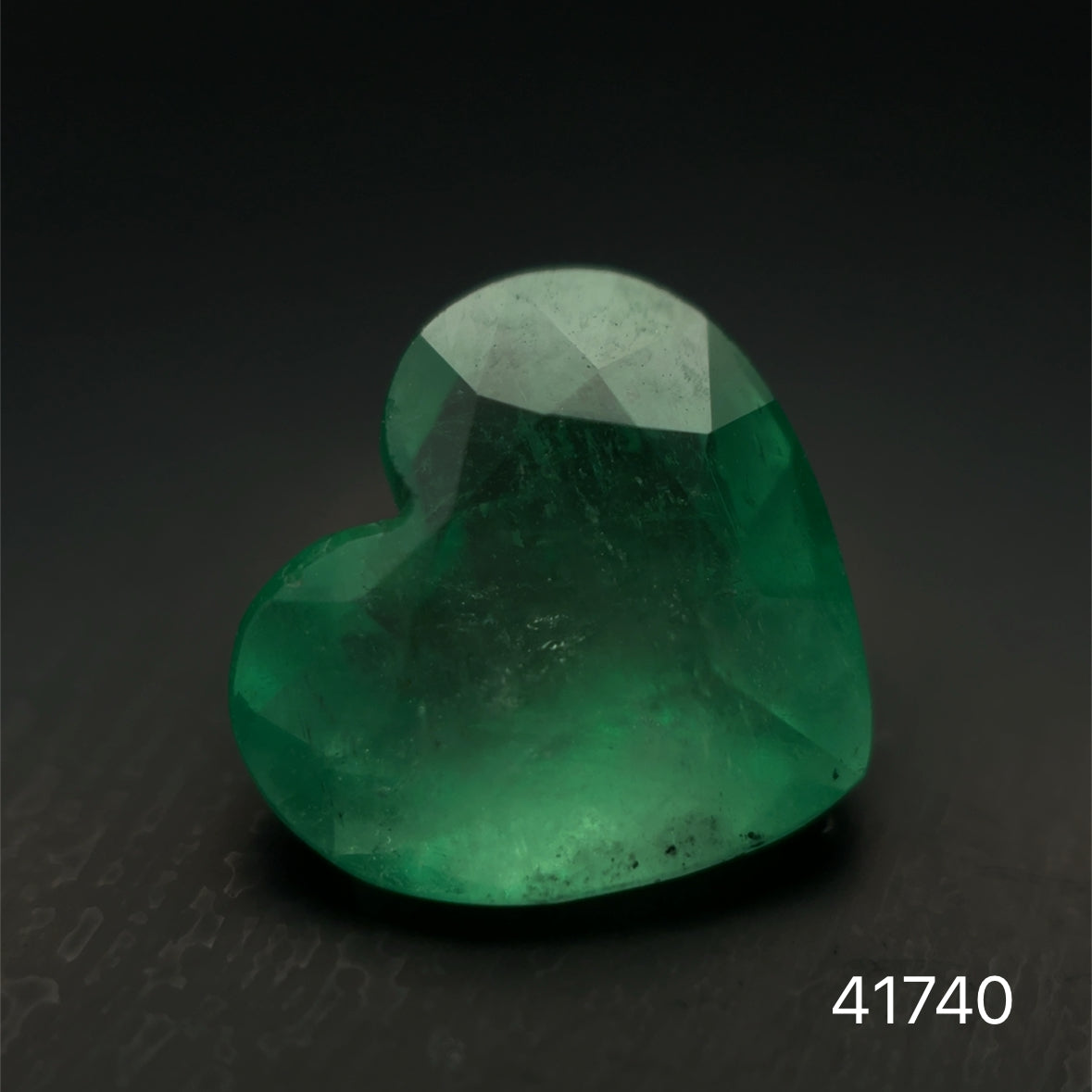 ESMERALDA CDTC CORAZON 2.54 CTS 8.87 X 9.65 MM