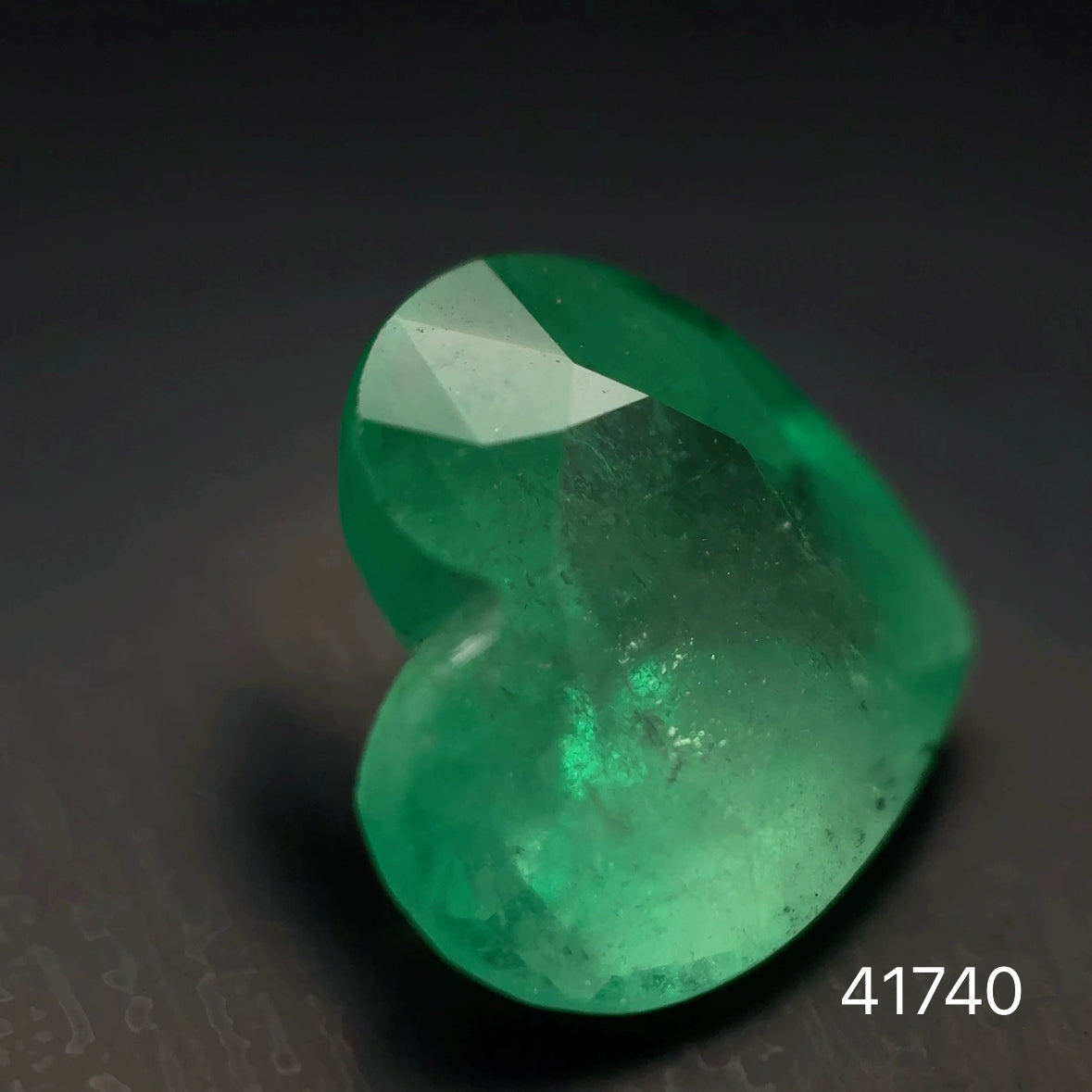 ESMERALDA CDTC CORAZON 2.54 CTS 8.87 X 9.65 MM