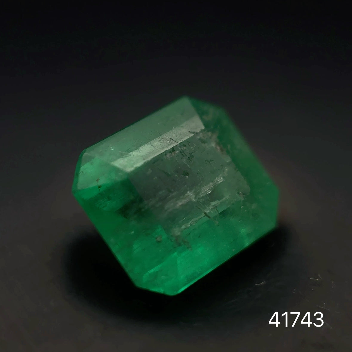 ESMERALDA CDTEC ESMERALDA 1.36 CTS 7.38 X 6.24 MM
