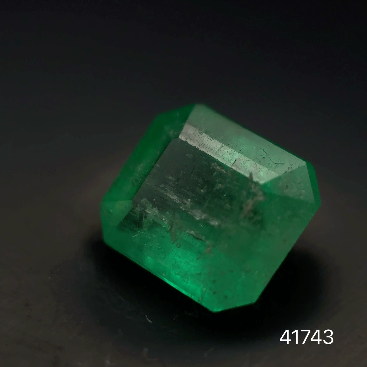 ESMERALDA CDTEC ESMERALDA 1.36 CTS 7.38 X 6.24 MM