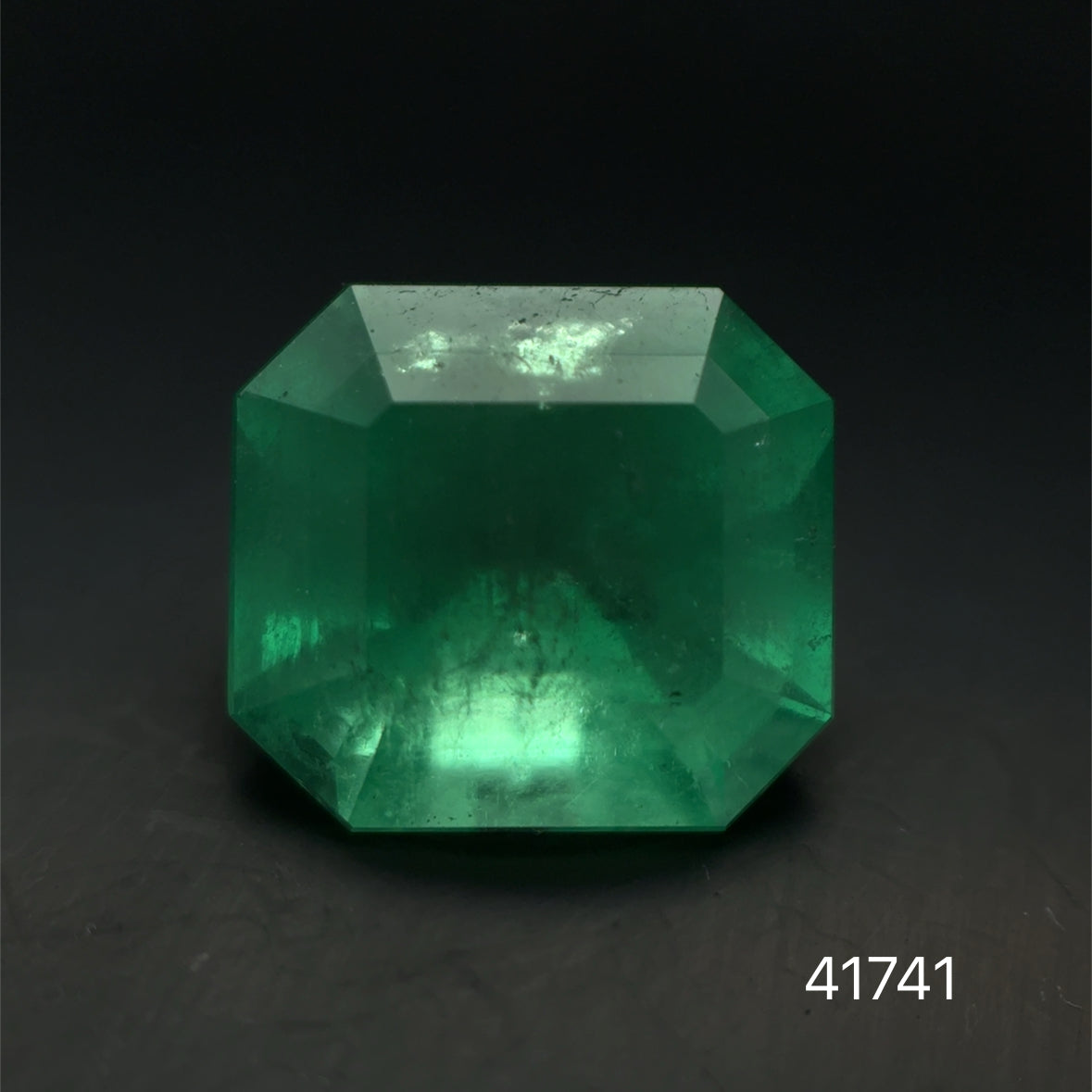 ESMERALDA CDTEC ESMERALDA 4.08 CTS 10.96 X 9.46 X 6.64 MM