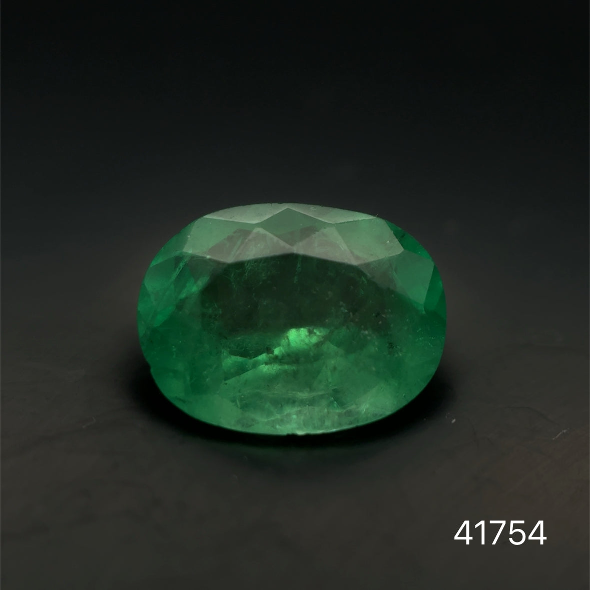 ESMERALDA CDTEC OVAL 1.22 CTS 8.40 X 6.39 X 3.65 MM