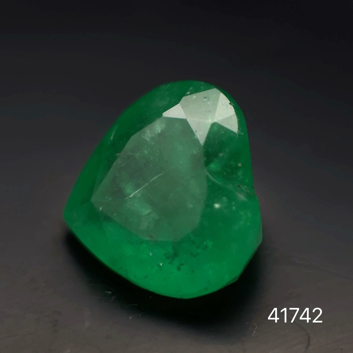 ESMERALDA CDTEC CORAZON/ 3.40 CT / 9.51 X 10.15 X 6.06 MM