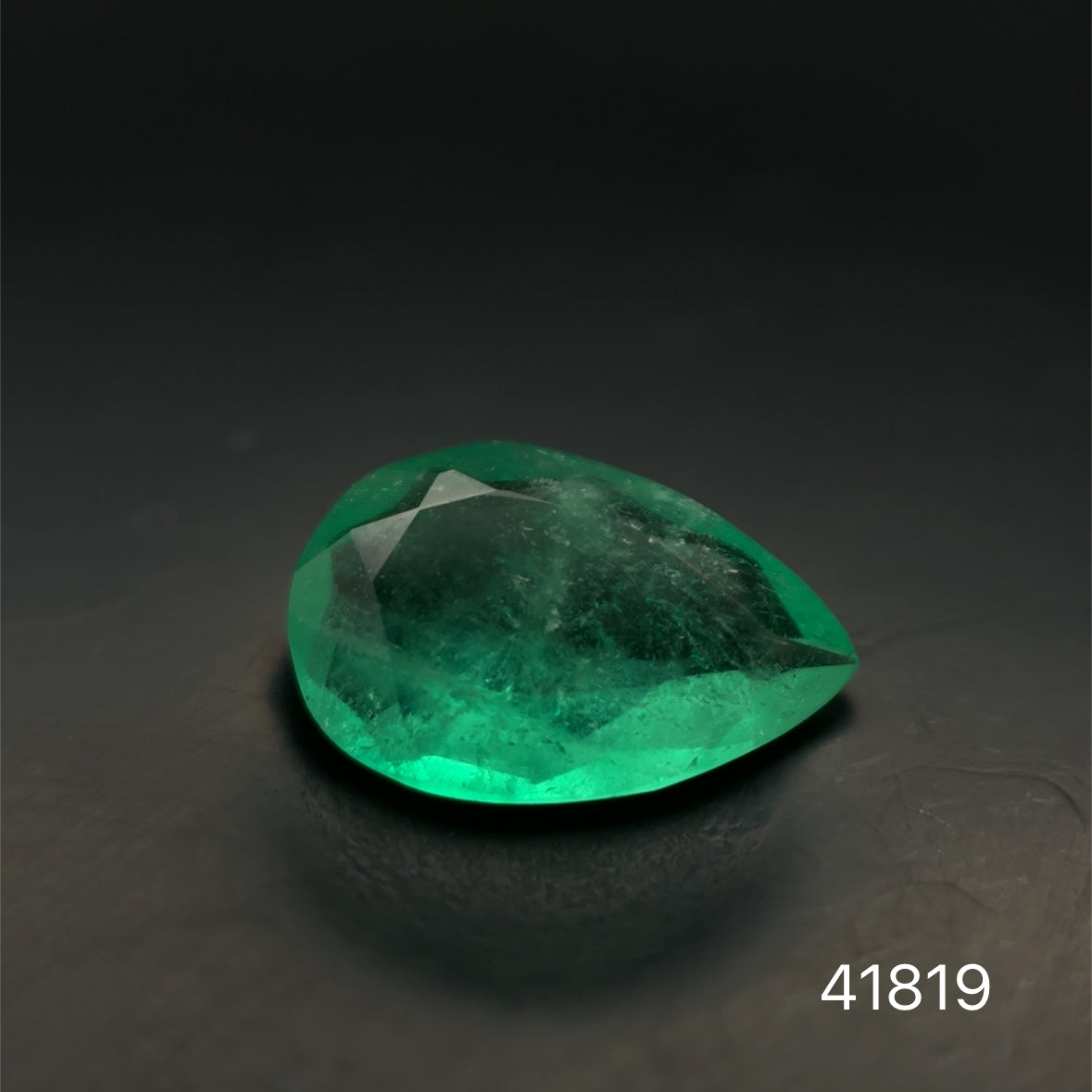ESMERALDA CDTEC PERA 0.97 CT / 9.57 X 6.29  MM