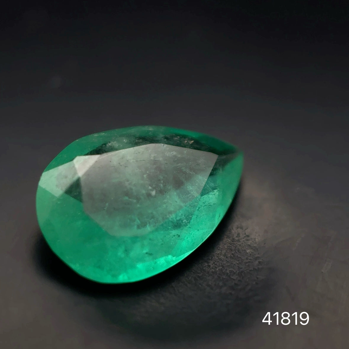 ESMERALDA CDTEC PERA 0.97 CT / 9.57 X 6.29  MM
