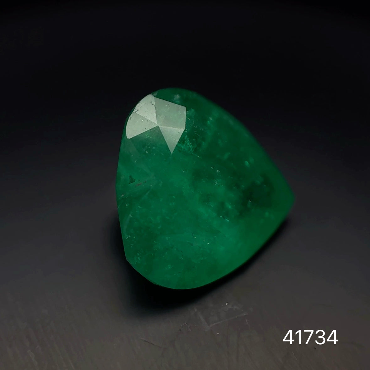 ESMERALDA CDTEC CORAZON 7.28 CT  12.90 X 12.95 MM