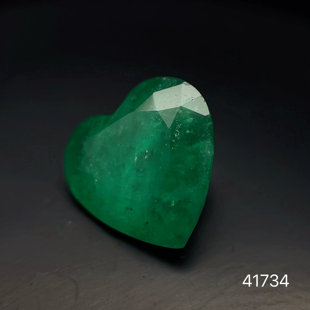 ESMERALDA CDTEC CORAZON 7.28 CT  12.90 X 12.95 MM