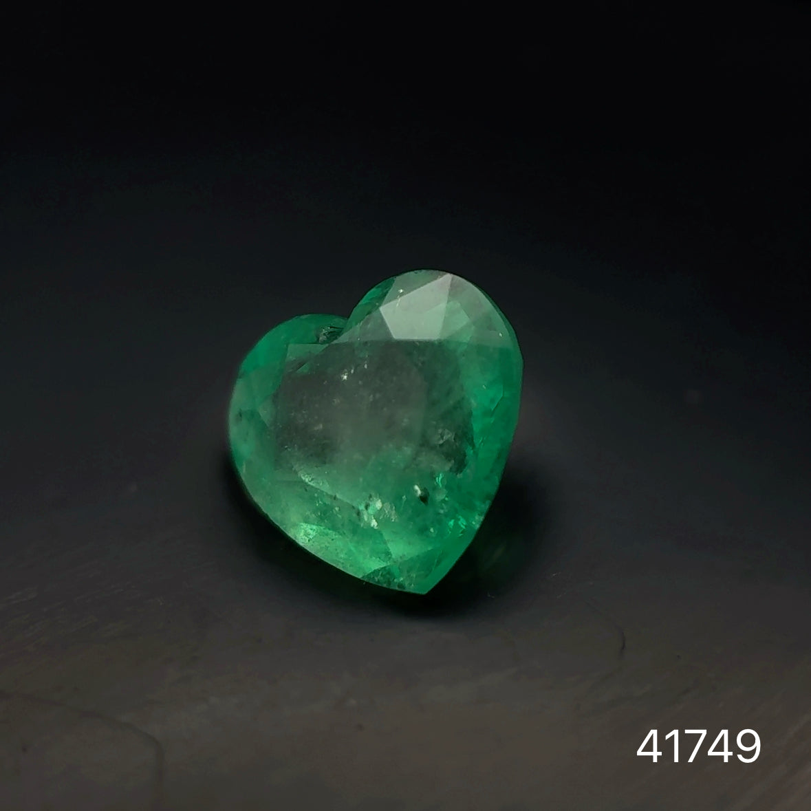 ESMERALDA CDTEC CORAZON 2.43 CTS 8.55 X 9.02 MM