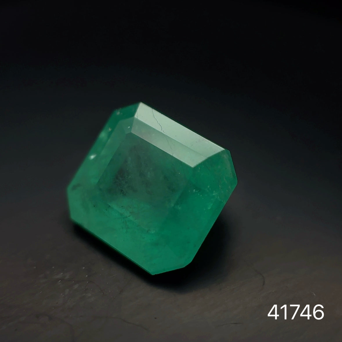 ESMERALDA CDTEC ESMERALDA 3.86 CTS 10.03 X 9.10 MM