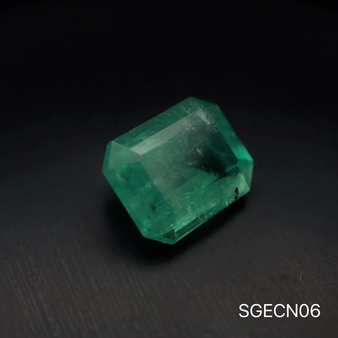 ESMERALDA COLOMBIANA ESMERALDA/ 3.96 CT/ 8.09 X 10.89 MM