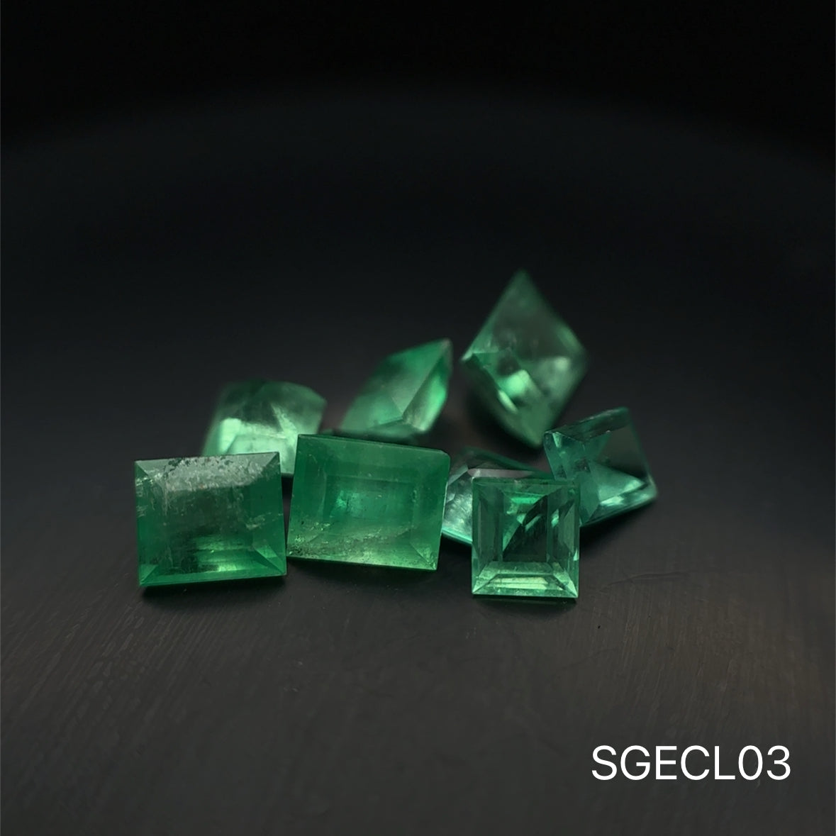 LOTE ESMERALDA COLOMBIANA CORTE PRINCESS 13 PIEZAS  4.320 CT