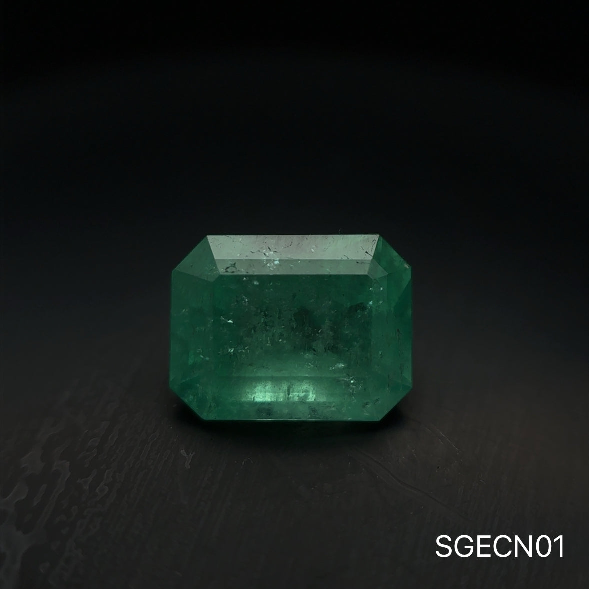 ESMERALDA COLOMBIANA ESMERALDA 3.720 CT  10.84 X 8.2 MM