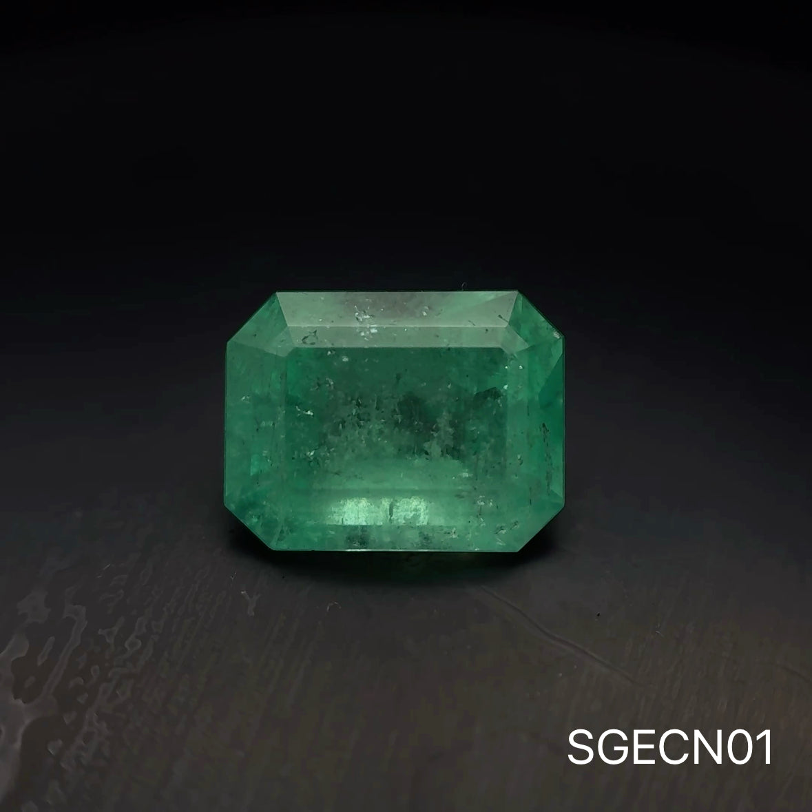 ESMERALDA COLOMBIANA ESMERALDA 3.720 CT  10.84 X 8.2 MM