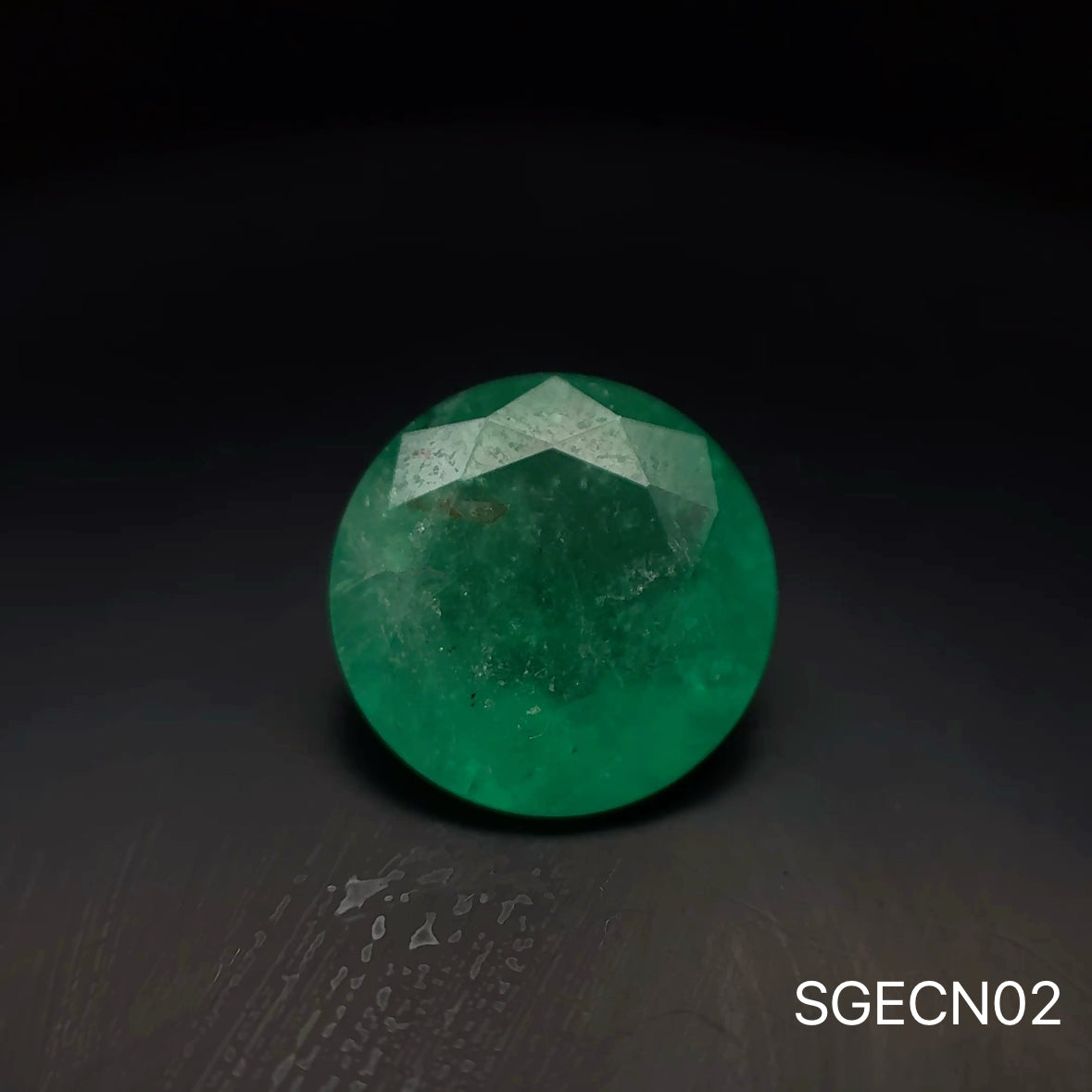 ESMERALDA COLOMBIANA REDONDA 4.960 CT  11.91 X 6.35 MM