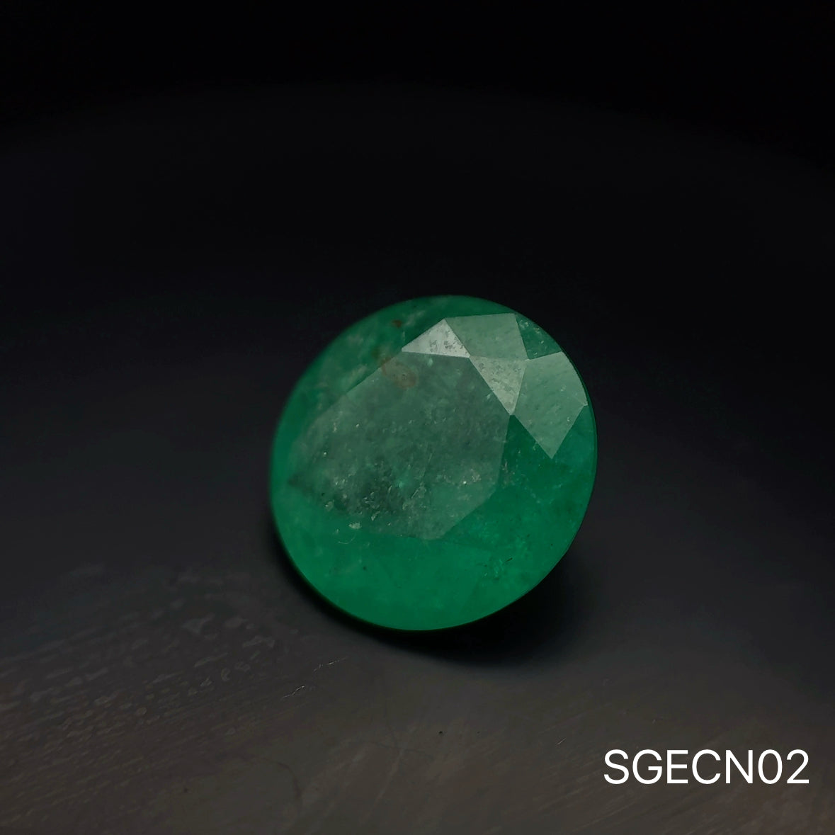 ESMERALDA COLOMBIANA REDONDA 4.960 CT  11.91 X 6.35 MM