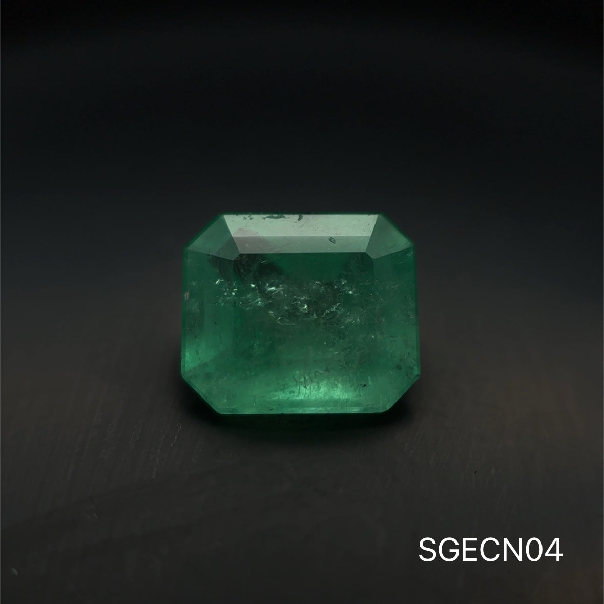 ESMERALDA COLOMBIANA ESMERALDA 2.465 CT  8.8 X 7.5 MM