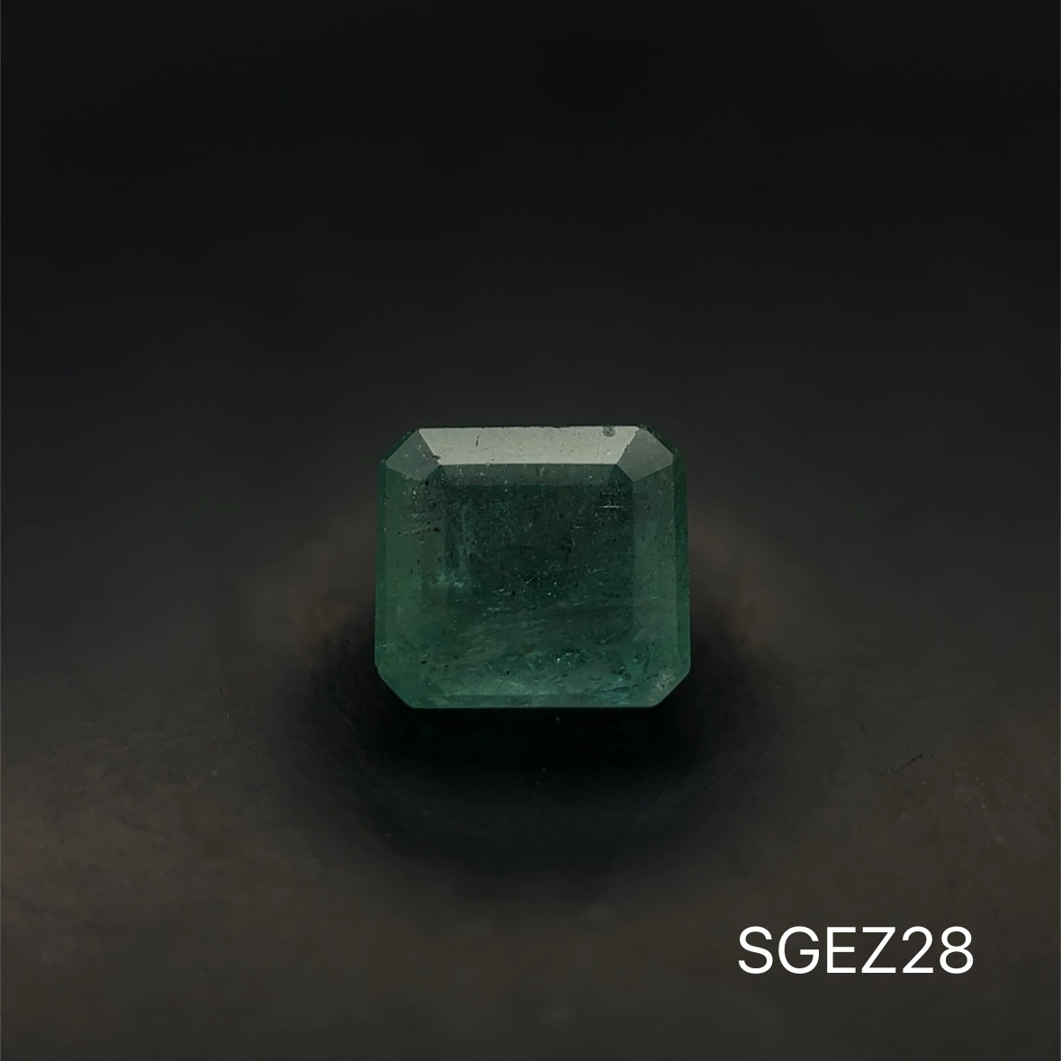 ESMERALDA ZAMBIA C.ESMERALDA 0.880 CTS 5.58 X 5.05 MM