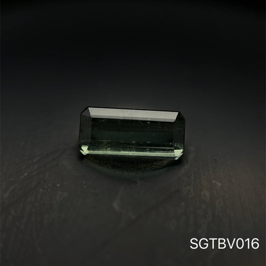 TURMALINA VERDE 1.430 CTS 4.44 X 9.55 MM