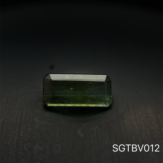 TURMALINA VERDE 1.380 CTS 4.74 X 9.74 MM