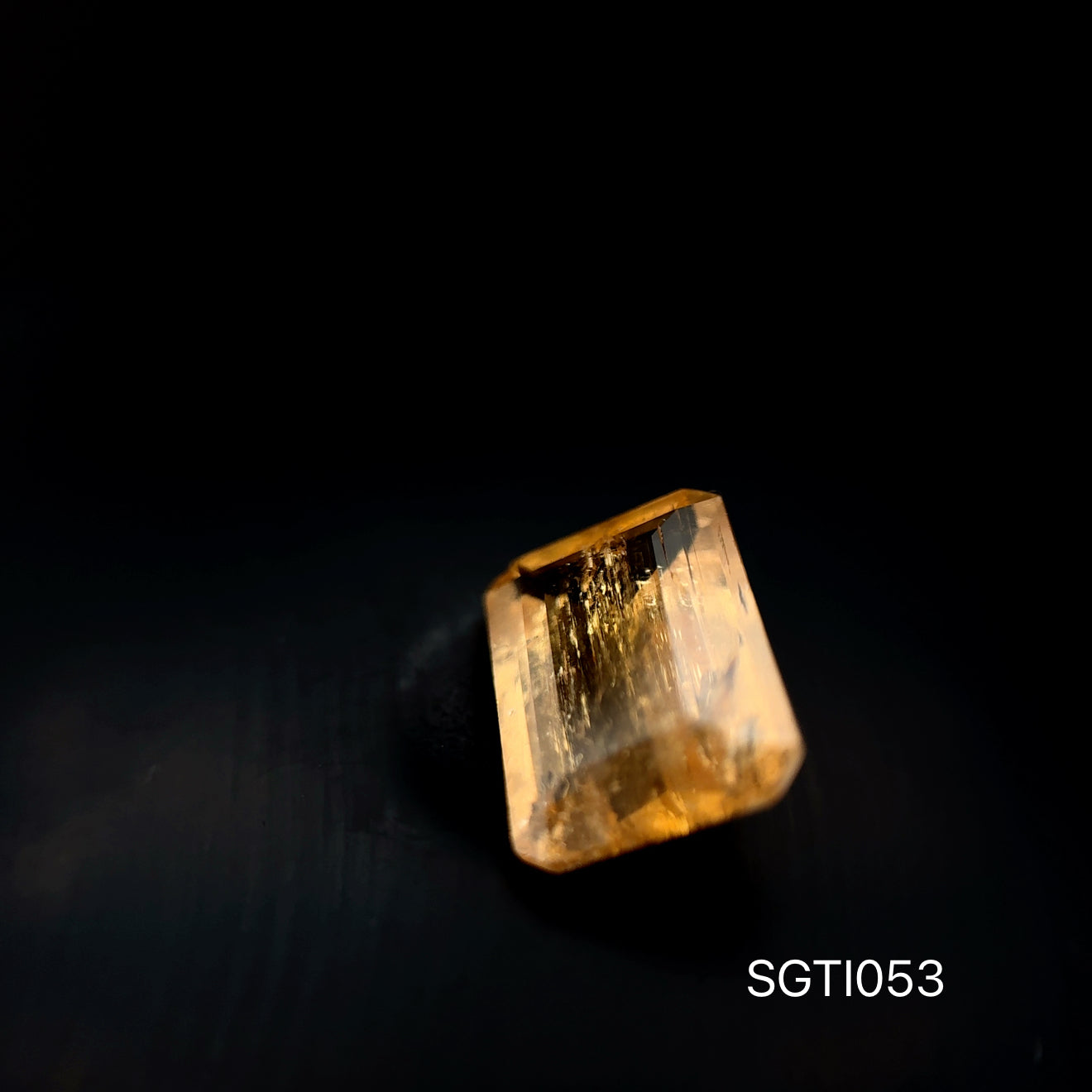 TOPACIO IMPERIAL ESMERALDA 3.78 CT/ 7.9 X 11 X 3.9 MM