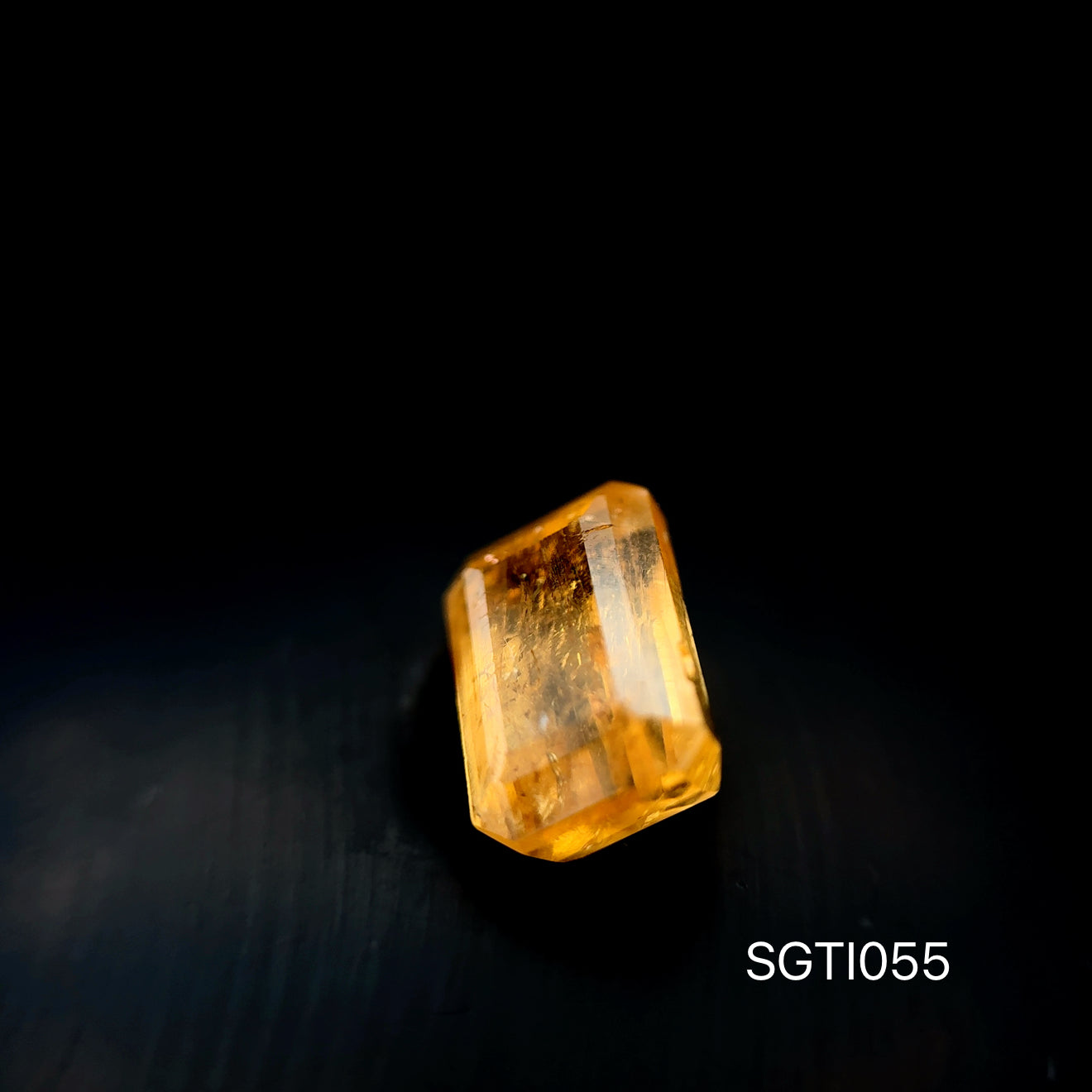 TOPACIO IMPERIAL ESMERALDA 4.46 CT/ 6.9 X 10.4 X 5.4 MM