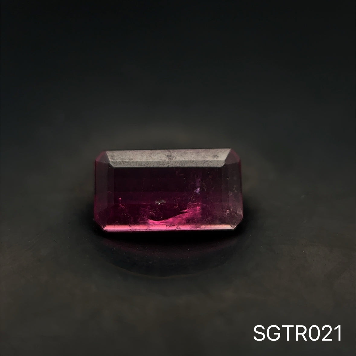 TURMALINA ROSA ESMERALDA 0.590 CTS 3.88 X 6.95 MM