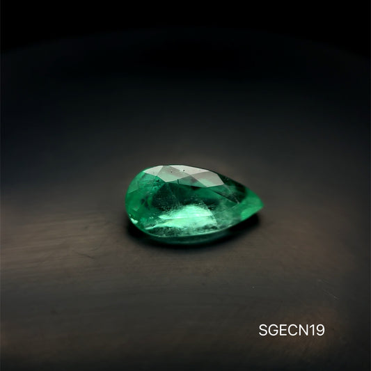 ESMERALDA COLOMBIANA PERA/ 1.47 CT / 5.49 X 10.56 X 4.64 MM