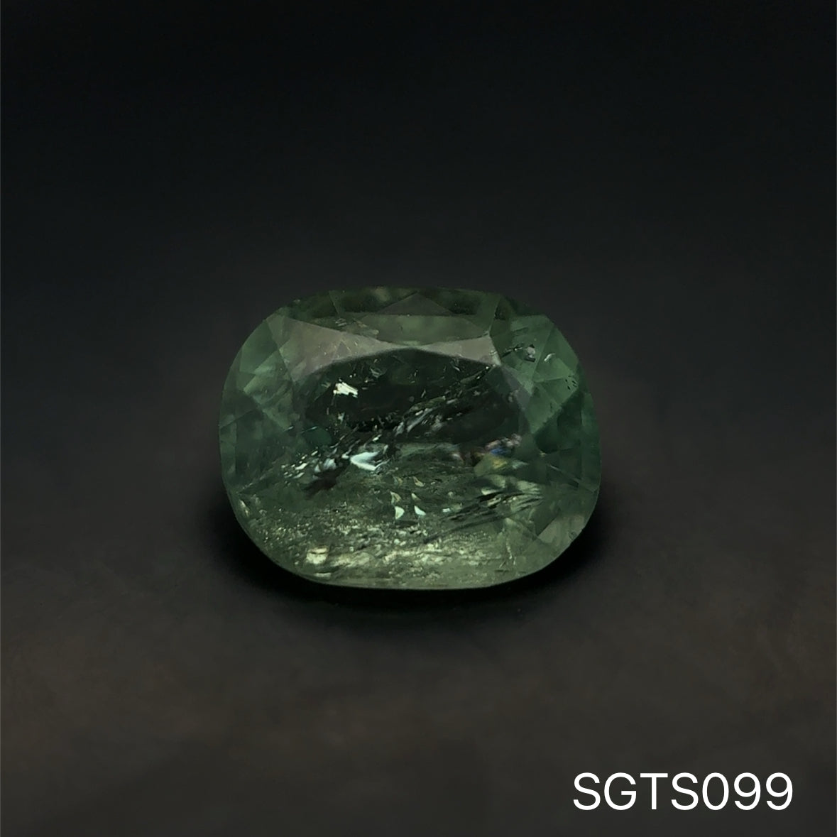 TURMALINA VERDE CUSHION 1.885 CTS 6.79 X 8.48 MM