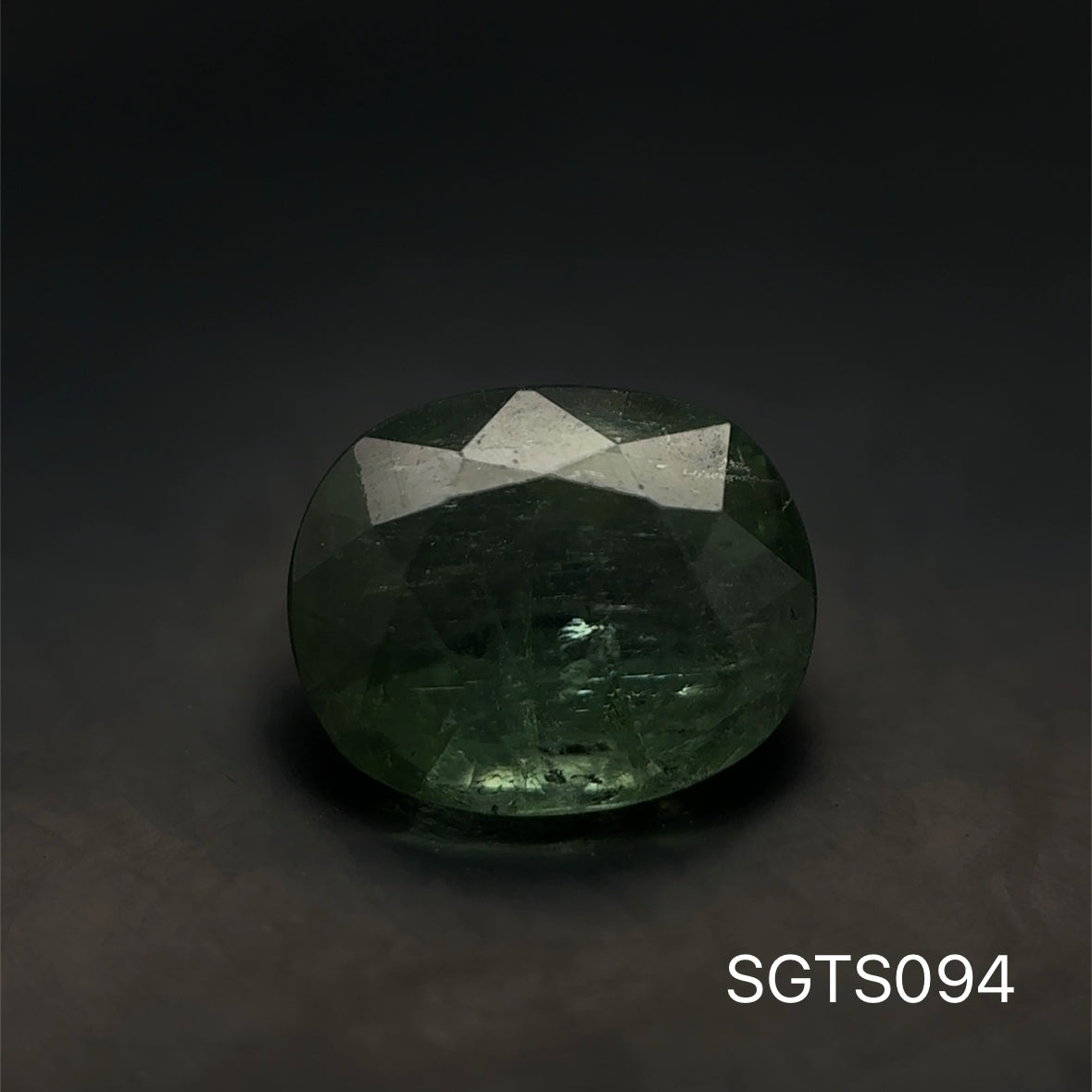 TURMALINA VERDE CUSHION 2.16 CTS 7.26 X 8.82 MM