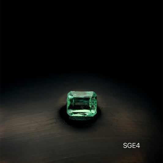 ESMERALDA COLOMBIANA ESMERALDA .965 CT/ 5.14 X 6.12 X 3.85 MM