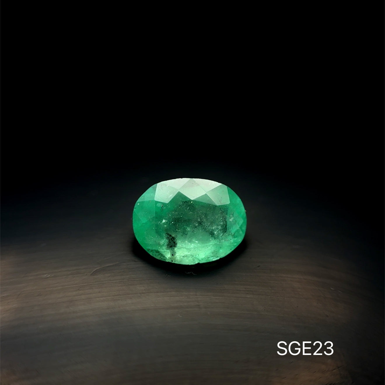 ESMERALDA COLOMBIANA OVAL 2.330 CTS 7.67 X 10.14 MM