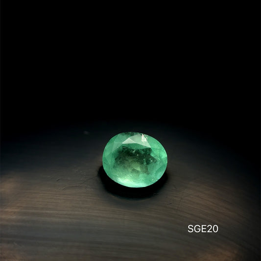ESMERALDA COLOMBIANA OVAL 7.60 X 8.96 MM 1.835 CTS