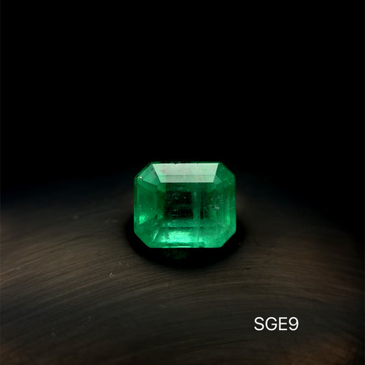 ESMERALDA COLOMBIANA ESMERALDA 2.130 CTS 7.03 X 8.32 MM