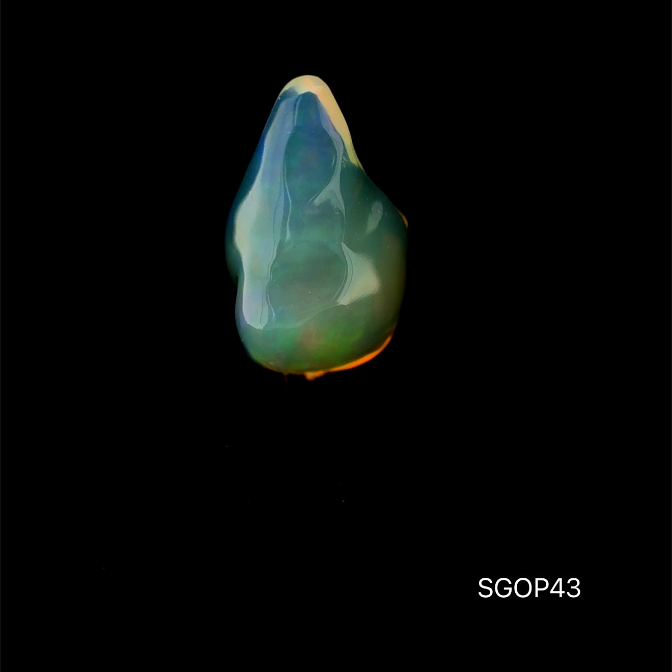 OPALO ETIOPIA  3.36 CT/ 10.28 X 16.22 MM