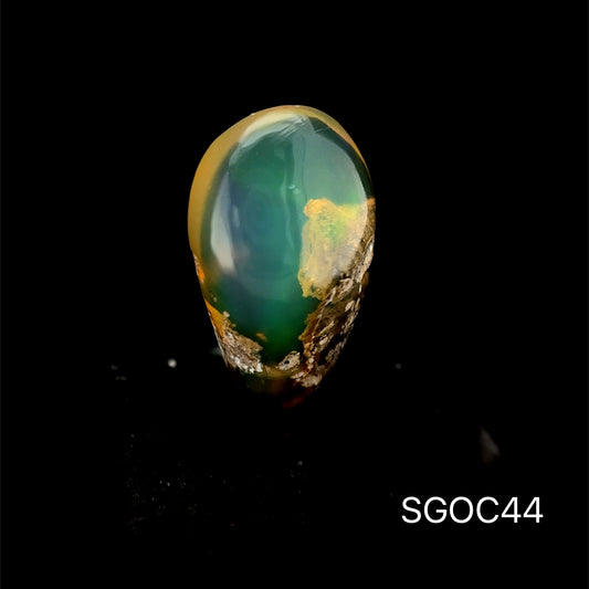 OPALO ETIOPIA 1.69 CT/ 7.39 X 13.24 MM