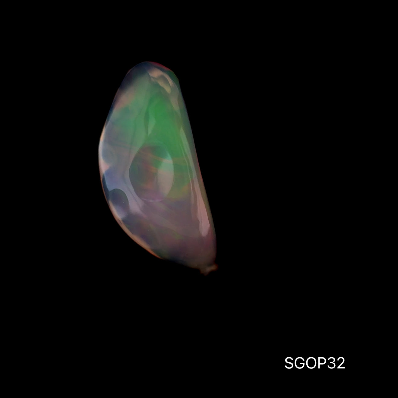 OPALO ETIOPIA 4.305 CTS 8.53 X 18.96 MM