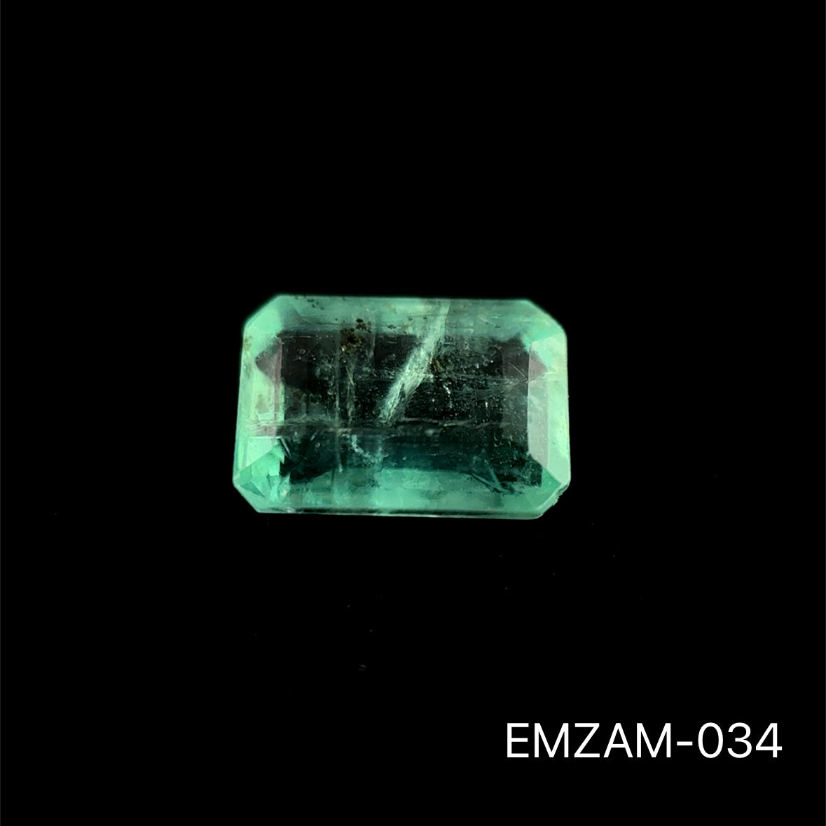 ESMERALDA ZAMBIA ESMERALDA 1.040 CTS 7.27 X 5.15 MM