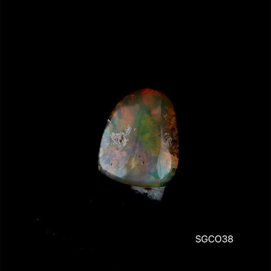 OPALO ETIOPIA 2.28 CTS 10.90 X 8.84 MM