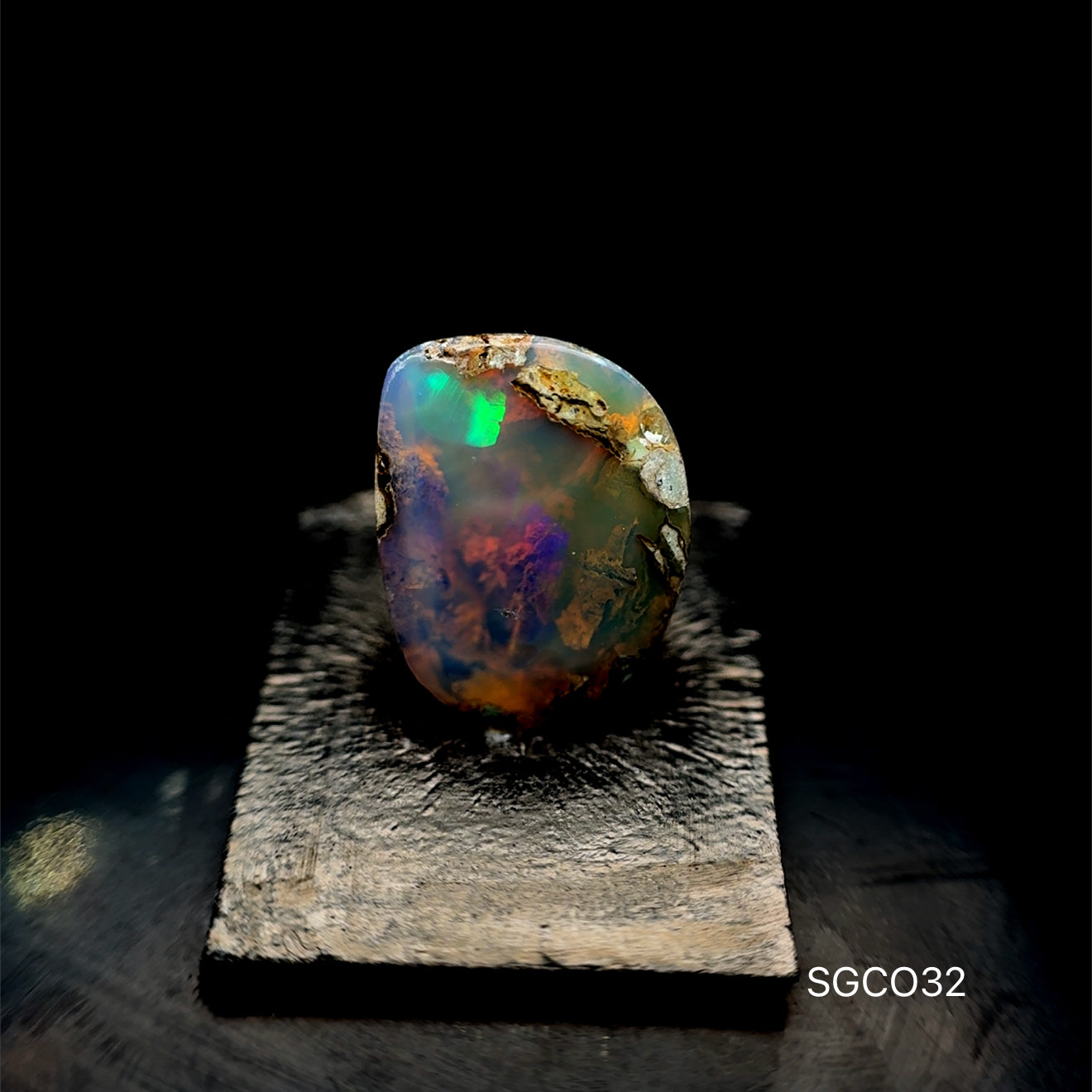 OPALO ETIOPIA 3.37 CTS 9.74 X 12.50 MM
