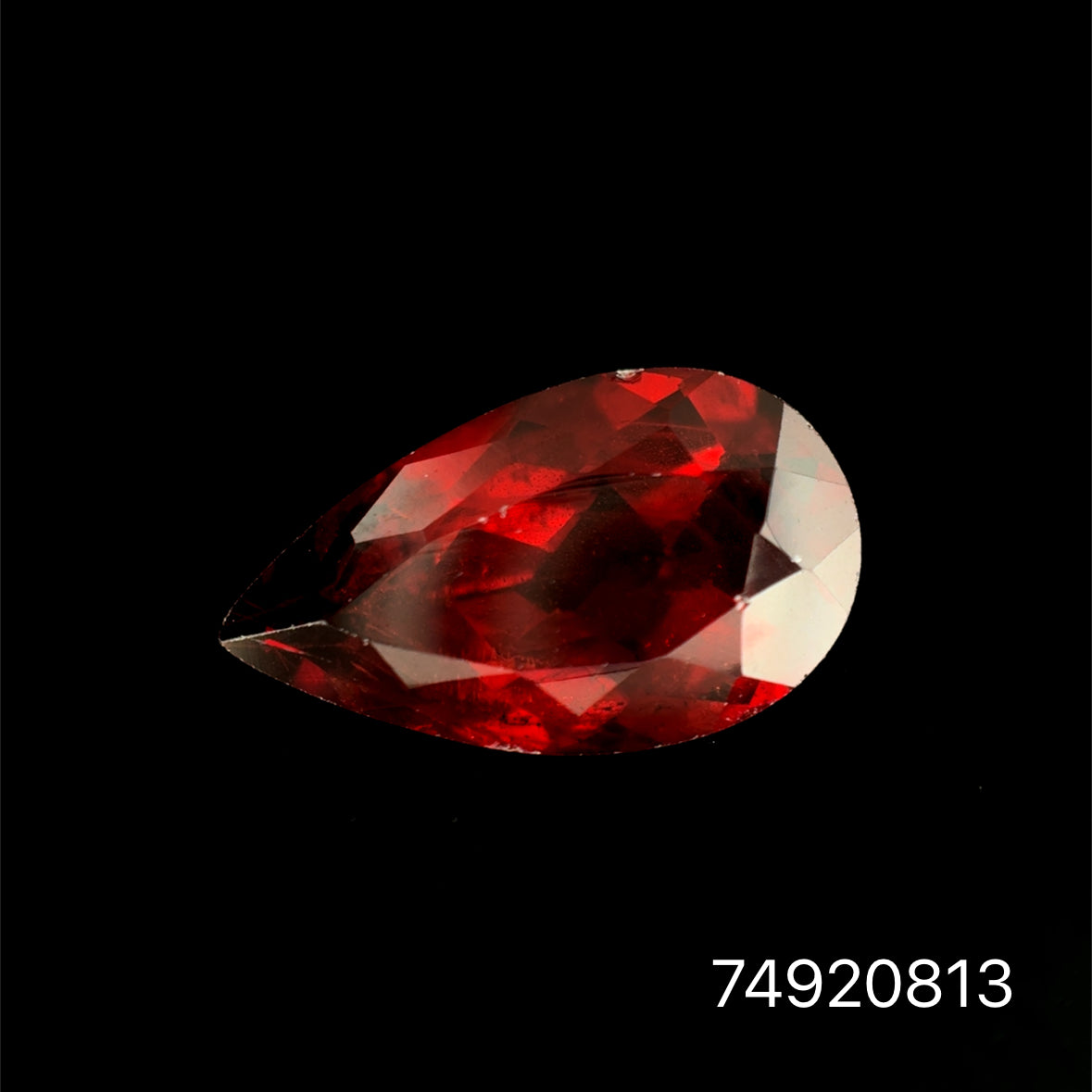 GRANATE PERA 4.960 CTS 8.12 X 13.96 MM