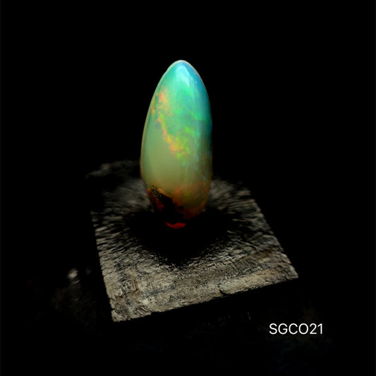 OPALO ETIOPIA 2.46 CTS 6.82 X 15.59 MM