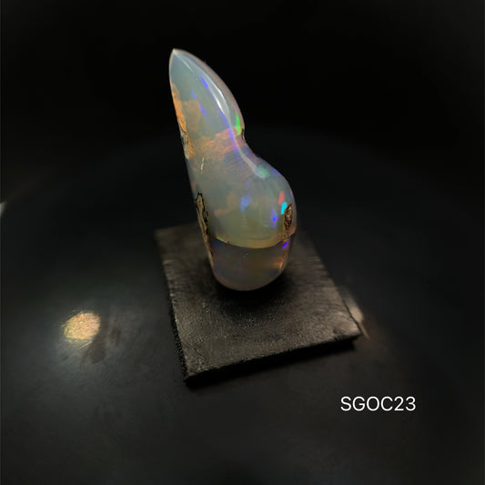 OPALO ETIOPIA 7.80 CT/ 10.55 X 23.61 MM