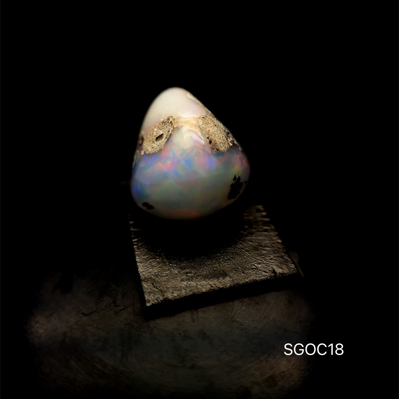 OPALO ETIOPIA 8.48 CTS 13.99 X 15.66 MM